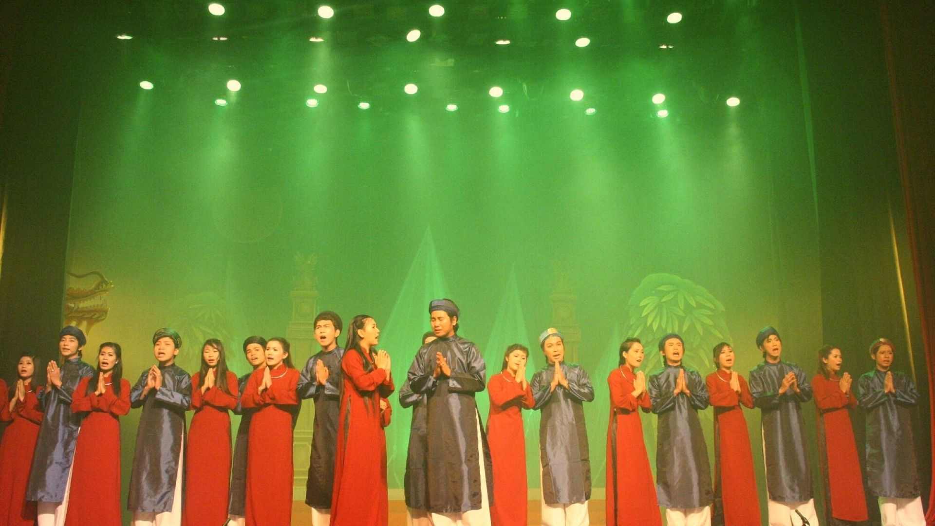 Nghệ sĩ biểu diễn Hồn Việt Show